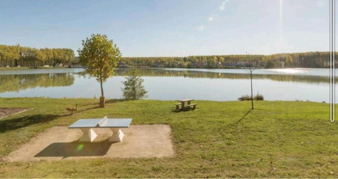 Appartement Au Calme Face Au Lac Marciac Exteriér fotografie